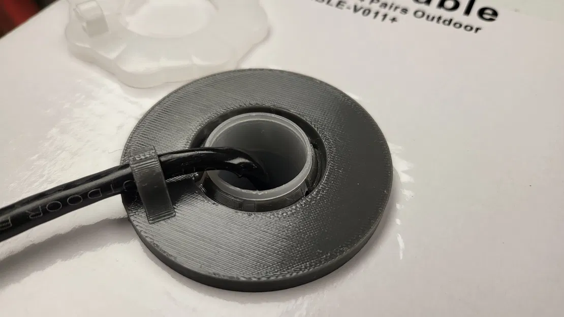 Chi tiết thay thế phần phễu dẫn cáp trong hộp - Image 2