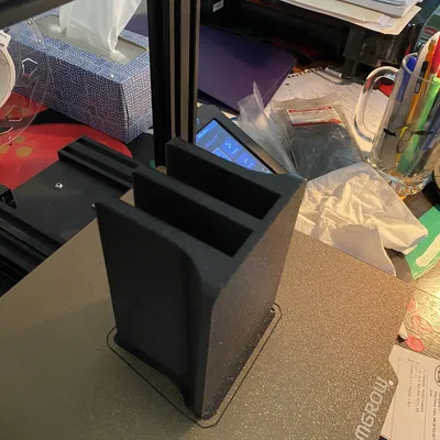 Giá đỡ laptop đứng thông minh – Tối ưu không gian bàn làm việc