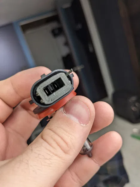 Khung đỡ đầu nối dây điện đèn pha H11 cho GMC Terrain - Image 2