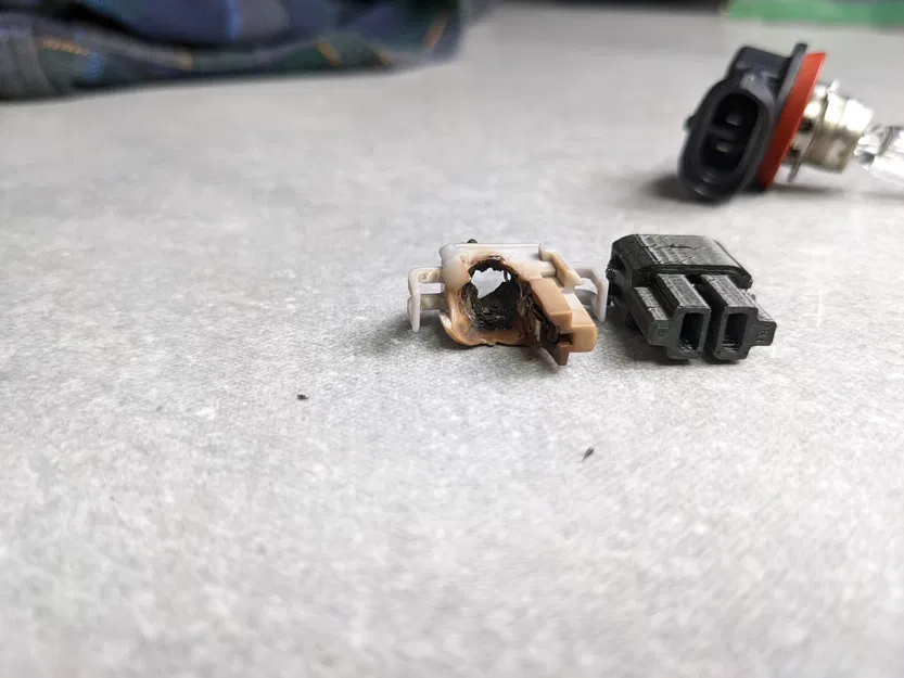 Khung đỡ đầu nối dây điện đèn pha H11 cho GMC Terrain - Image 4