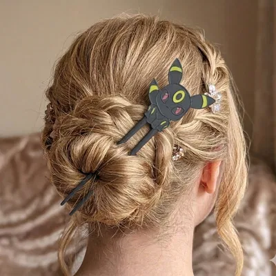 Kẹp tóc hoặc đồ trang trí hình Umbreon