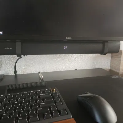 Ngàm VESA gắn loa Creative Stage Soundbar cho màn hình