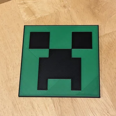 Mô hình treo tường mặt Creeper trong Minecraft (kèm viền)
