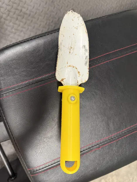 Tay cầm thay thế in 3D cho xẻng làm vườn bị gãy - Image 2