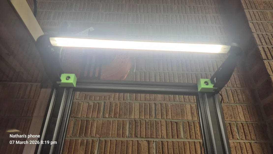 NGÀM GẮN ĐÈN LIGHT BAR CHO ENDER 3 PRO - Image 5