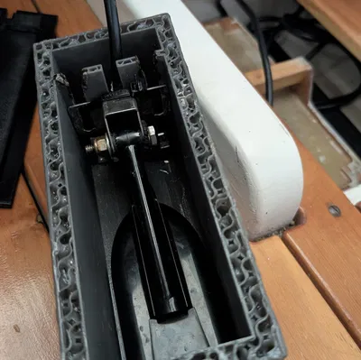 Hộp gắn/Đế gắn đầu dò Lowrance cho tàu Pocketship