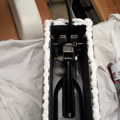 Hộp gắn/Đế gắn đầu dò Lowrance cho tàu Pocketship