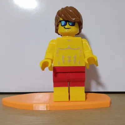 Mô hình Surfer Guy Giant Minifig phong cách Lego ấn tượng