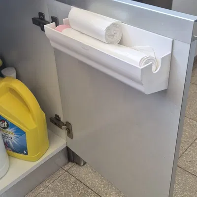 Giá treo túi rác 3D gắn cánh tủ tiện lợi, gọn gàng cho nhà bếp