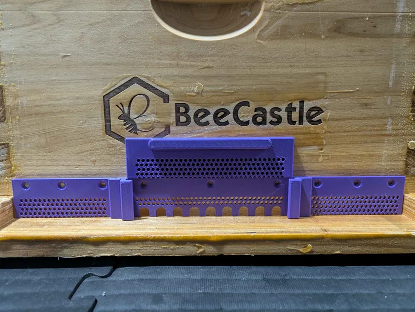 Tấm Chắn Cửa Tổ Ong & Ngăn Chuột Có Thông Gió (Dành cho thùng Langstroth) - Image 1