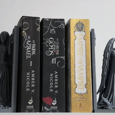 Chặn sách Thiên thần Gothic (Bên phải)