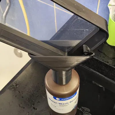 YARF – Phễu lọc nhựa resin thông minh và giá đỡ khay in