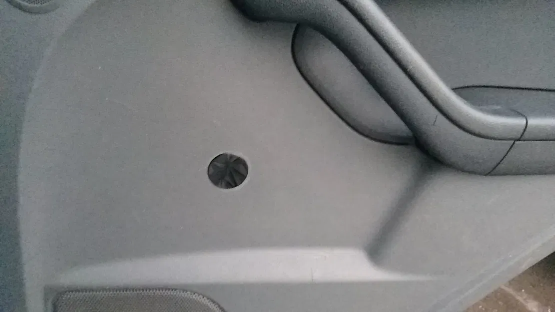 Nắp che lỗ tay quay cửa xe cho Ford Focus MK 2.5 (3D Model) - Image 3