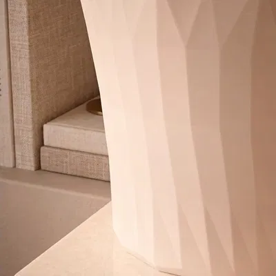 Thùng rác để bàn thiết kế đa giác hiện đại