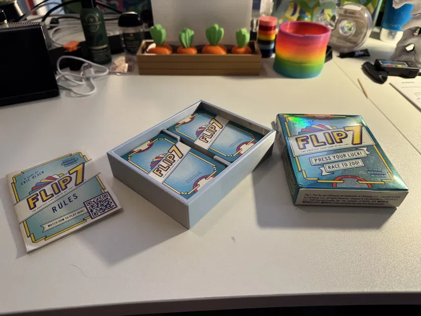 Hộp đựng bài Flip 7 với nắp gài tiện lợi - Image 5