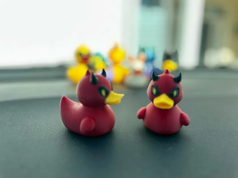 Mô hình chú vịt ác quỷ Devil Duck trang trí xe hơi cực chất - Image 3