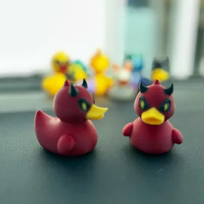 Mô hình chú vịt ác quỷ Devil Duck trang trí xe hơi cực chất