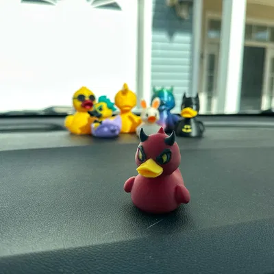 Mô hình chú vịt ác quỷ Devil Duck trang trí xe hơi cực chất