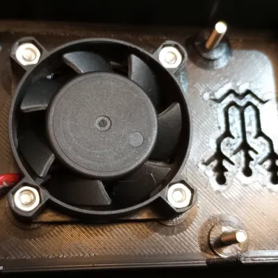 Vỏ bảo vệ BTT SKR Pico kèm ngàm gắn thanh ray DIN