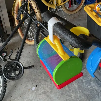 Móc treo đồ tiện ích cho xe đẩy Step2 Whisper Ride Cruiser