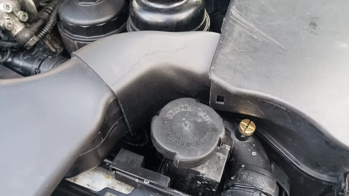 Ống dẫn khí động cơ BMW E46 M54 - 13717509118 - Image 1