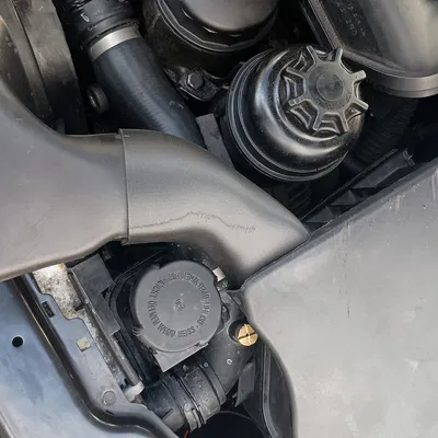 Ống dẫn khí động cơ BMW E46 M54 - 13717509118