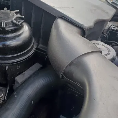 Ống dẫn khí động cơ BMW E46 M54 - 13717509118