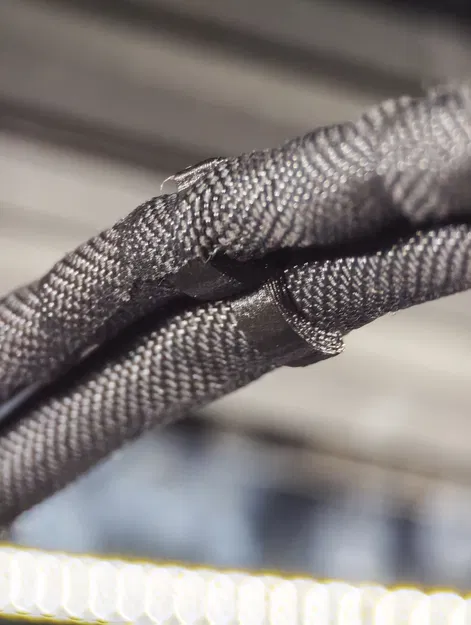 Kẹp cố định ống PTFE và dây cáp cho RatRig V-Core 4.1 - Image 1