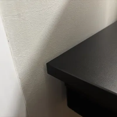 Miếng đệm tường kiêm bảo vệ cáp chân bàn IKEA MITTZON