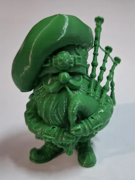 Mô hình chú lùn thổi kèn túi Scotland (Highland Bagpiper Gnome) 3D - Image 3