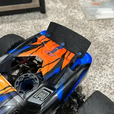 Cánh gió cho Traxxas Rustler - CYA!