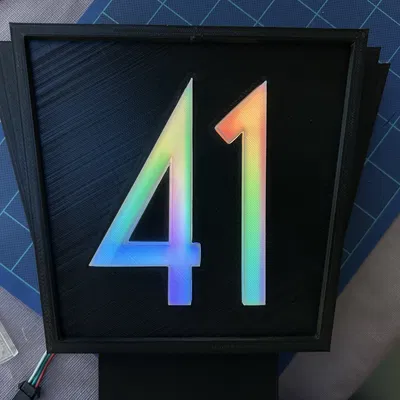 Biển số nhà 41 phong cách Art Deco đặt cửa sổ