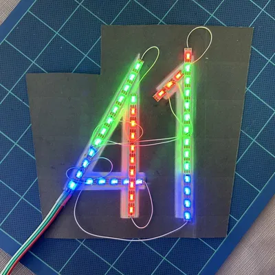 Biển số nhà 41 phong cách Art Deco đặt cửa sổ