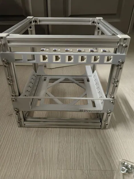 Patchpanel Hyperline 8 Cổng Cho Tủ Rack 10 Inch In 3D - Image 1