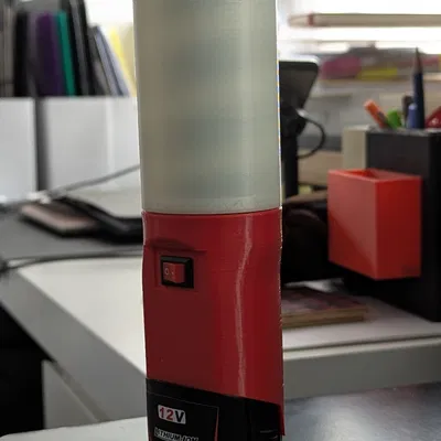 Tự làm đèn pin LED dùng pin Milwaukee M12 cực kỳ tiện dụng