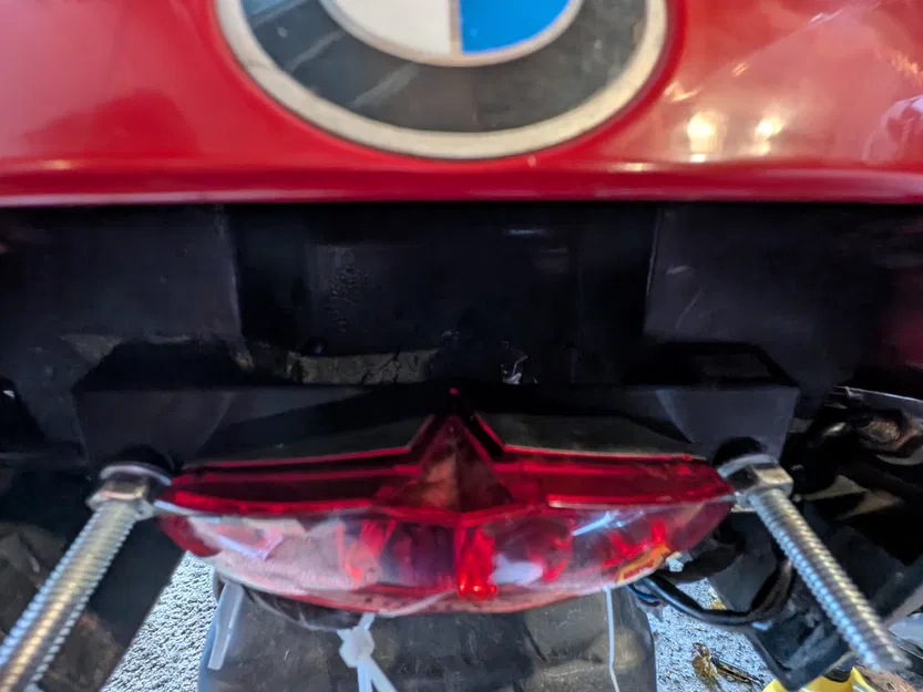 Adapter gắn đèn hậu LED cho BMW R1100RS - Image 3