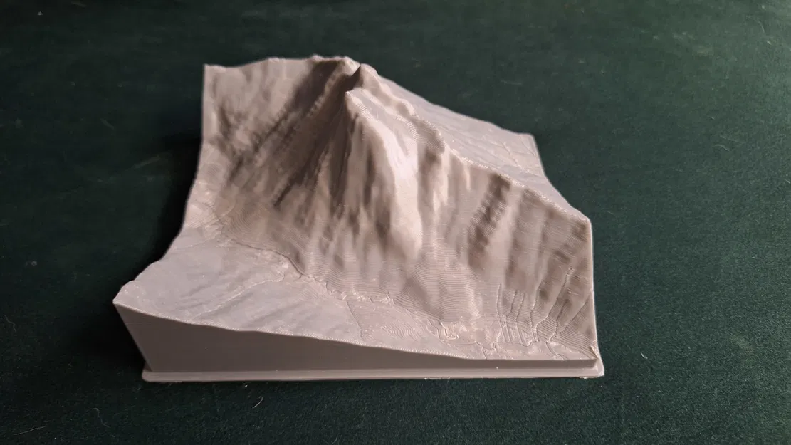 Bản đồ địa hình núi và hồ - Image 1