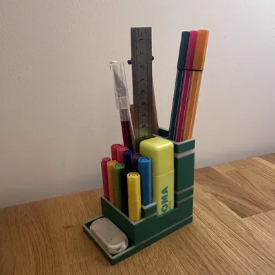 Khay đựng dụng cụ Desk Organizer 2: Giúp bàn làm việc gọn gàng hơn