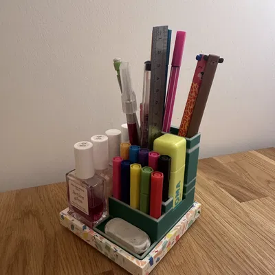 Khay đựng dụng cụ Desk Organizer 2: Giúp bàn làm việc gọn gàng hơn