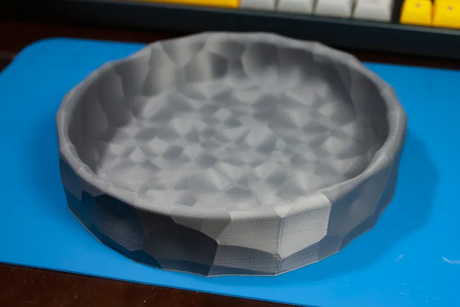 Khay đựng đồ Voronoi Textured Tray - Thiết kế hình học hiện đại - Image 1