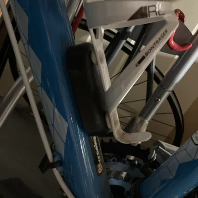 Đế Gắn Chipolo Pop Cho Giá Đỡ Bình Nước Xe Đạp