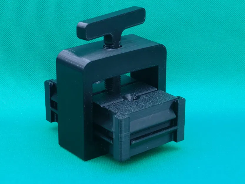 Bread Bait Press – Dụng cụ tự làm mồi câu cá thủ công - Image 1