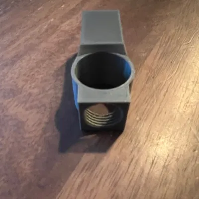 Dụng cụ vẽ hình tròn trên bảng trắng