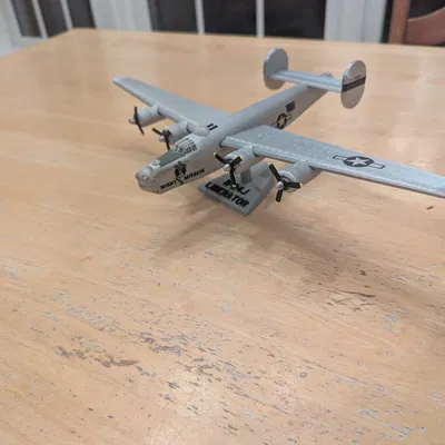 Mô hình in 3D máy bay ném bom B-24J Liberator (Night Mission)