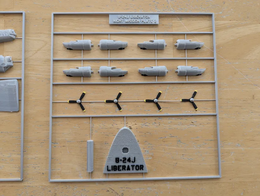 Mô hình in 3D máy bay ném bom B-24J Liberator (Night Mission) - Image 3