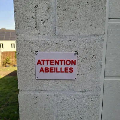 Bảng Cảnh Báo Chú Ý Có Ong (Attention Abeilles) In 3D Độc Đáo