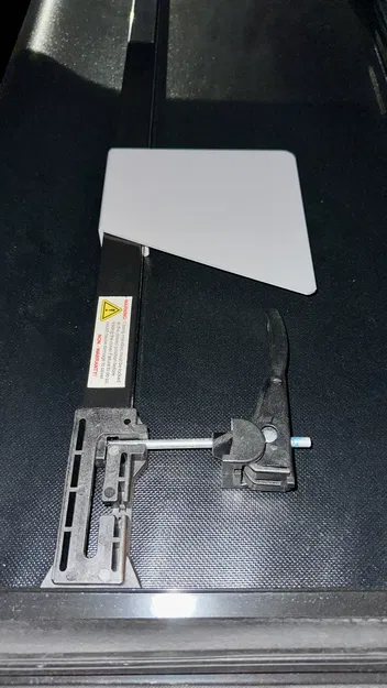 Miếng bảo vệ chốt nắp thùng xe bán tải - Image 1