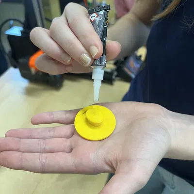 Con dấu chấm bài cho trường học – Ứng dụng in 3D trong giáo dục