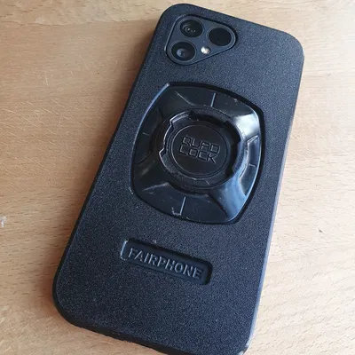 Ốp lưng Fairphone 5 kèm khe hở logo và đế Quadlock
