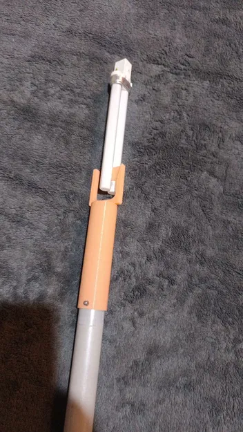 Dụng cụ hỗ trợ lắp và tháo bóng đèn PL-S dùng chân ghế trẻ em IKEA - Image 1